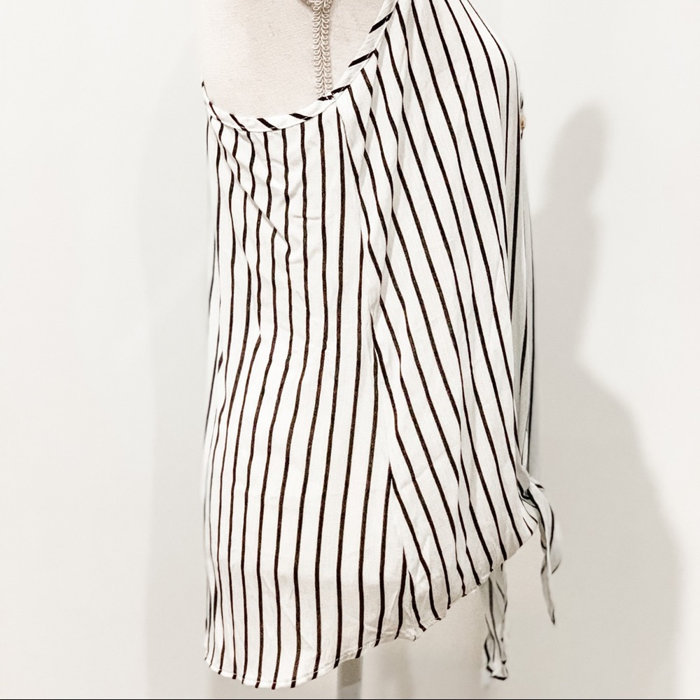 Halter Button Front Top With Front Tie Detail - image 5